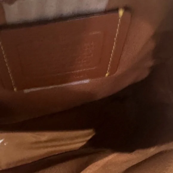 NWOT COACH Cream Turn Lock Sling Bag